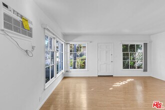 1623 S Bundy Dr in Los Angeles, CA - Building Photo - Building Photo