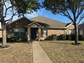 108 Hollow Tree Dr in Red Oak, TX - Building Photo