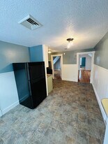 40 Hewitt St in Windham, CT - Building Photo