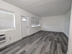 7805 Crespi Blvd in Miami Beach, FL - Building Photo - Building Photo