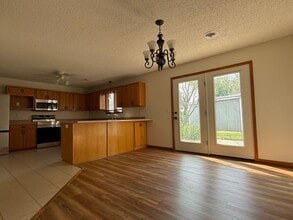 3916 Fox Ridge Dr in Manhattan, KS - Building Photo - Building Photo