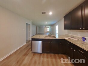 715 Wonderland Trail in New Braunfels, TX - Foto de edificio - Building Photo