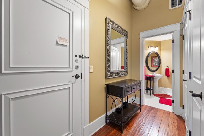 4 Beaufain St in Charleston, SC - Building Photo - Building Photo