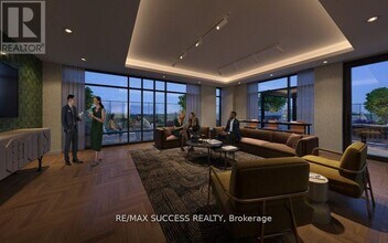 2495 Eglinton Ave W in Mississauga, ON - Building Photo - Building Photo