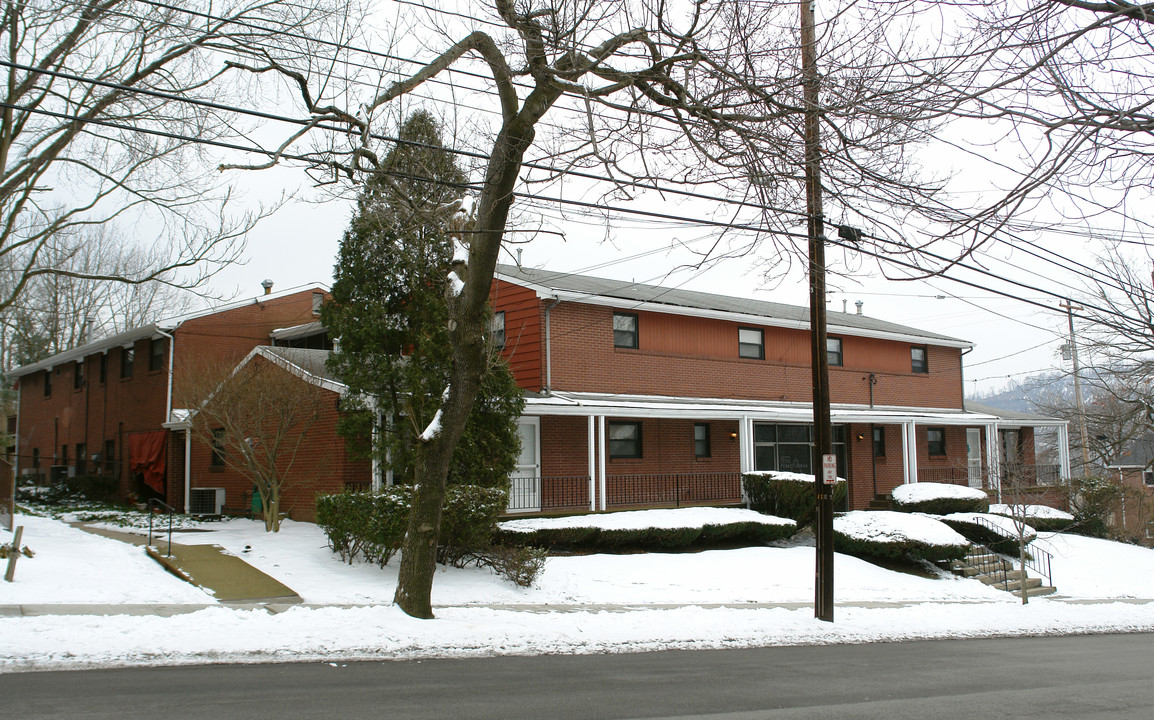 THE PENNSYLVANIAN in Oakmont, PA - Building Photo