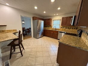 1112 Greywood Dr in Knoxville, TN - Foto de edificio - Building Photo