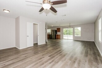 907 Blue Sky Dr in Arlington, TX - Building Photo - Building Photo