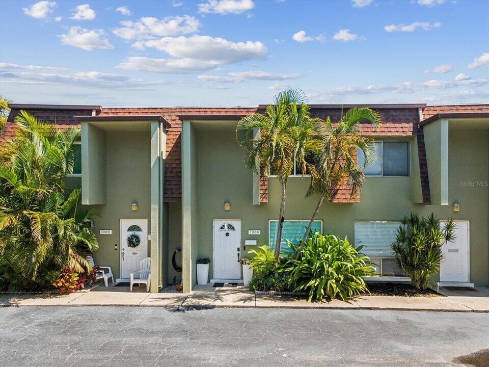 1308 70th St N in St. Petersburg, FL - Building Photo