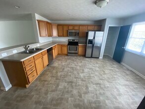 655 Wyndhurst Dr in Lynchburg, VA - Foto de edificio - Building Photo