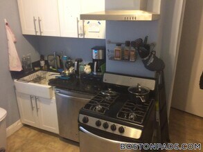 137 Columbia St, Unit 1L in Cambridge, MA - Foto de edificio - Building Photo