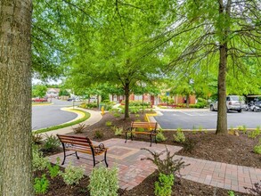 Woodburn Apartments in Manassas, VA - Foto de edificio - Building Photo