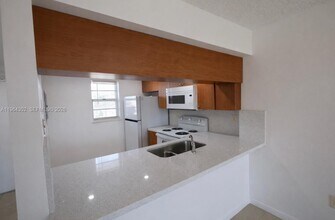 14185 SW 87th St in Miami, FL - Building Photo - Building Photo