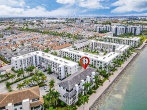 4703 NW 84th Ct in Doral, FL - Building Photo - Building Photo