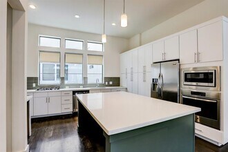 2106 Colorado St in Houston, TX - Building Photo - Building Photo