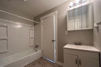 4412 N 61st St in Omaha, NE - Building Photo - Building Photo