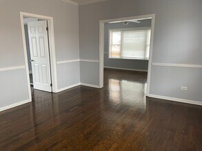 8411 S Elizabeth St in Chicago, IL - Foto de edificio - Building Photo