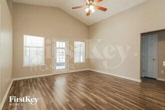 2047 Eclipse Dr in Middleburg, FL - Foto de edificio - Building Photo
