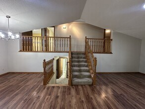 8551 Flamingo Dr in Chanhassen, MN - Foto de edificio - Building Photo