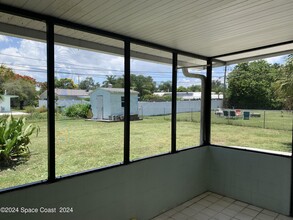 407 Bunker St in Melbourne, FL - Foto de edificio - Building Photo