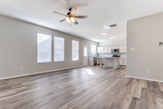 27002 Pond Pass in San Antonio, TX - Building Photo - Building Photo