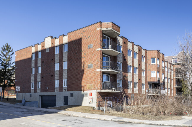 98 Dollard-Des Ormeaux St in Gatineau, QC - Building Photo - Building Photo