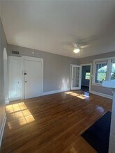 3303 W Empedrado St, Unit 4 in Tampa, FL - Building Photo - Building Photo