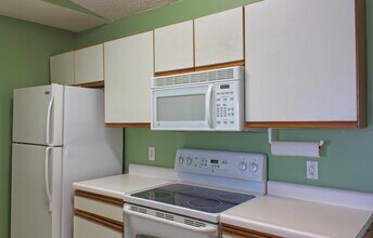 2269 Essex Dr, Unit 2269 J in Myrtle Beach, SC - Building Photo - Building Photo