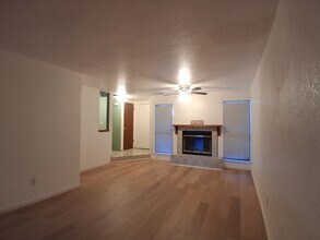 4045 Dale Rd in Modesto, CA - Building Photo - Building Photo