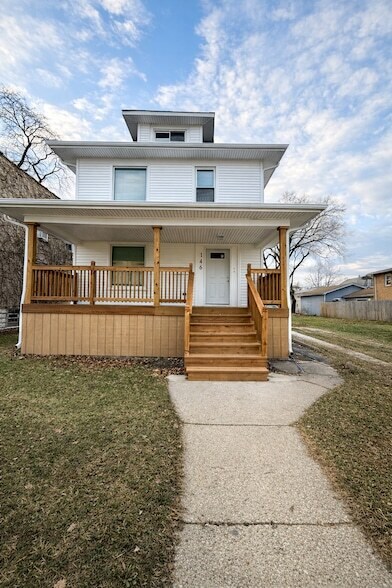 146 S 9th Ave in Maywood, IL - Building Photo
