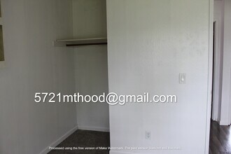 5721 mount hood court in Sacramento, CA - Foto de edificio - Building Photo