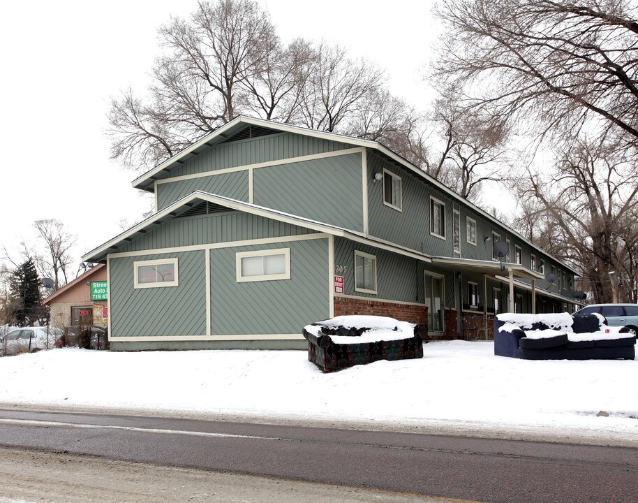 305 E Arvada St in Colorado Springs, CO - Foto de edificio