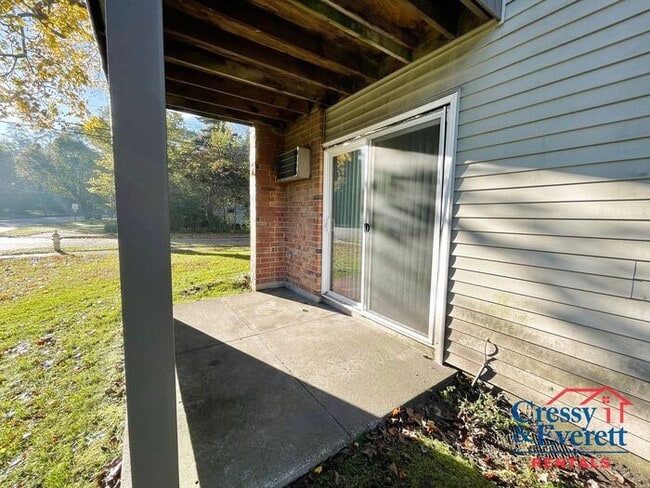 property at 518 S 3rd St