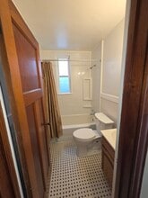 302 Folcroft St, Unit 2nd Floor Apt in Baltimore, MD - Foto de edificio - Building Photo