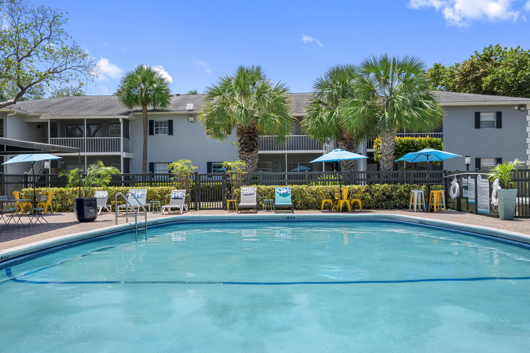 The Village at Eastpointe Apartments in Fort Lauderdale, FL - Foto de edificio