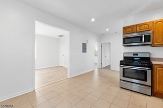 357 Nesbit Terrace in Irvington, NJ - Foto de edificio - Building Photo