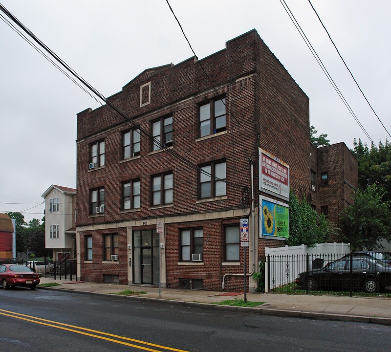 901 Bergen in Newark, NJ - Foto de edificio