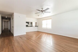 4712 Stokes St in Dallas, TX - Building Photo - Building Photo