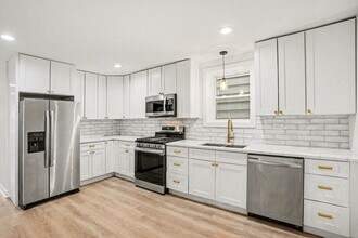 2812 S Pulaski Rd in Chicago, IL - Building Photo - Building Photo