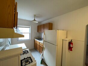 365 Concord Ave, Unit B in Ewing, NJ - Foto de edificio - Building Photo