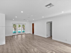 1501 SW 57th Ave in Plantation, FL - Building Photo - Building Photo