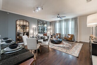 Cortland Waters Edge in Farmers Branch, TX - Building Photo - Building Photo