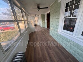 8421 E 10 Mile Rd in Center Line, MI - Building Photo - Building Photo