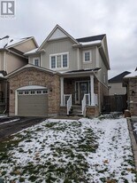 133 Worden Dr in Courtice, ON - Building Photo