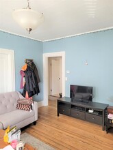 15 Irving St, Unit 1 in Somerville, MA - Foto de edificio - Building Photo