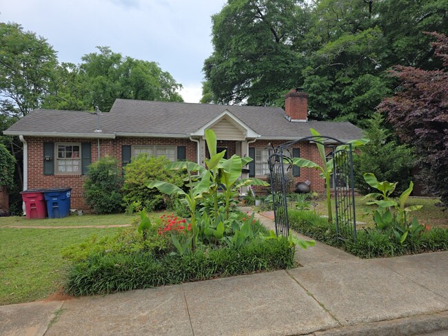 property at 870 Laurel Ave