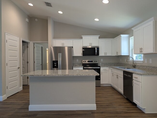 132 Cedar Rd in Ocala, FL - Building Photo - Building Photo