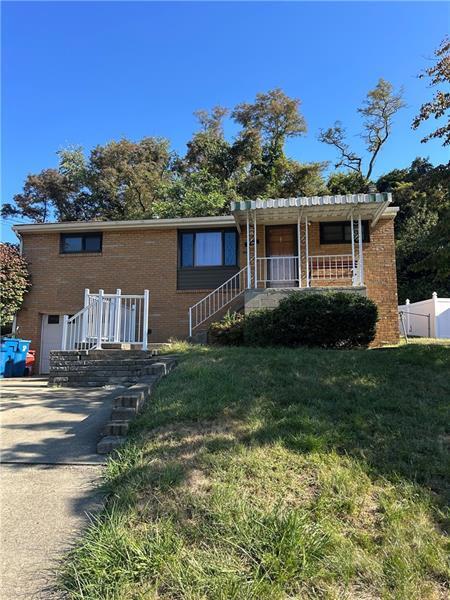316 Elias Dr in Pittsburgh, PA - Building Photo