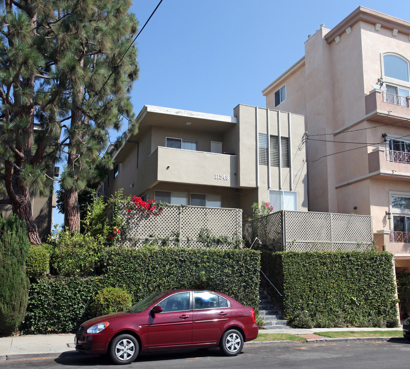 11549 Rochester Ave in Los Angeles, CA - Foto de edificio