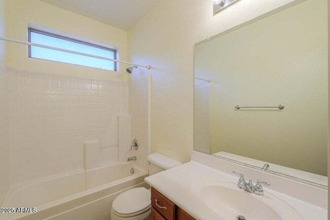 1861 E Birch St in Casa Grande, AZ - Building Photo - Building Photo