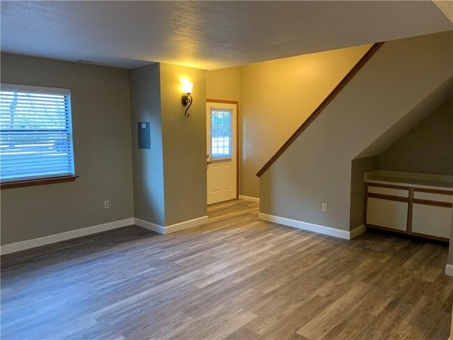 property at 601 W Benton St